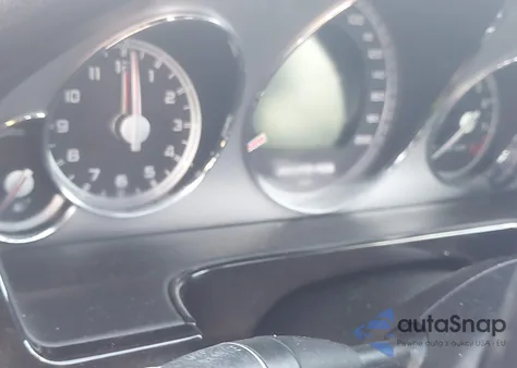 2010 Mercedes-Benz E 63 Amg z USA, uszkodzony, nr VIN WDDHF7HB0AA095578